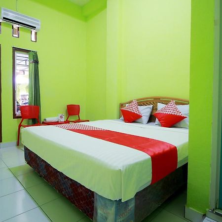 Oyo 2585 Sherren Guest House Lubuklinggau Buitenkant foto