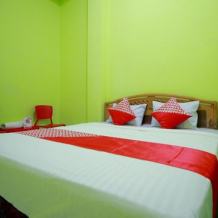 Oyo 2585 Sherren Guest House Lubuklinggau Buitenkant foto