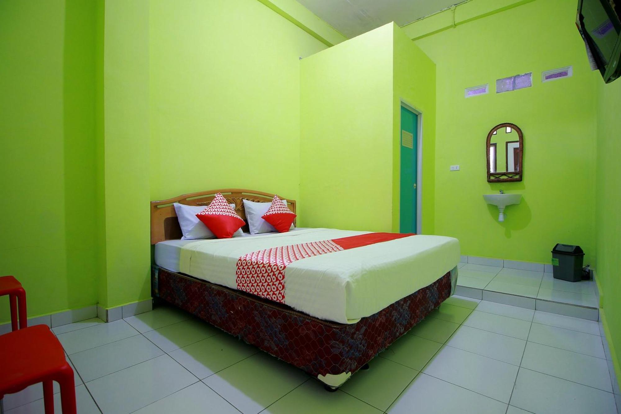 Oyo 2585 Sherren Guest House Lubuklinggau Buitenkant foto