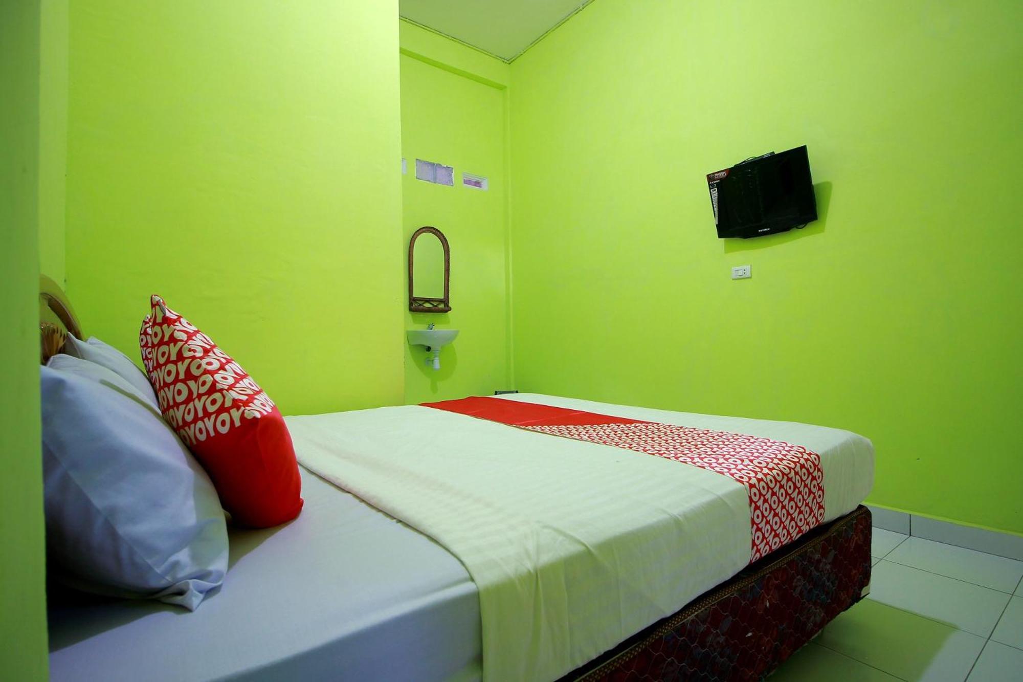 Oyo 2585 Sherren Guest House Lubuklinggau Buitenkant foto