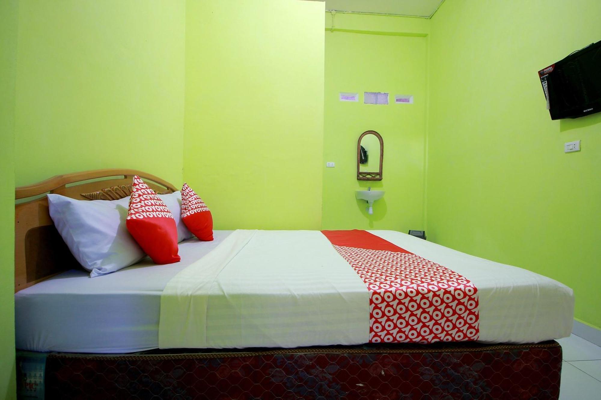 Oyo 2585 Sherren Guest House Lubuklinggau Buitenkant foto