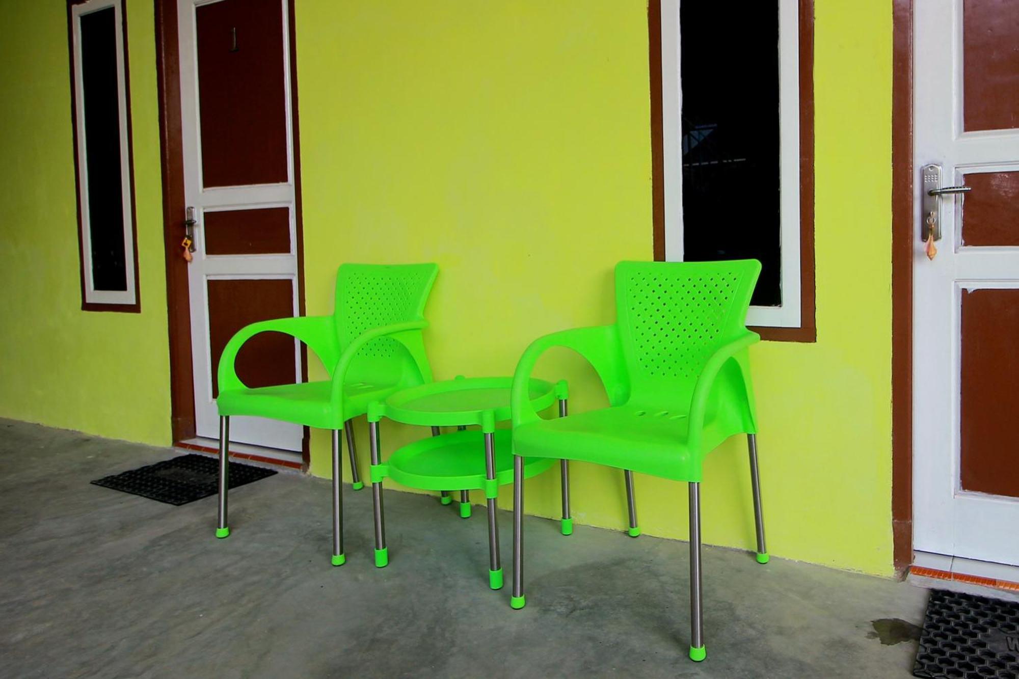 Oyo 2585 Sherren Guest House Lubuklinggau Buitenkant foto