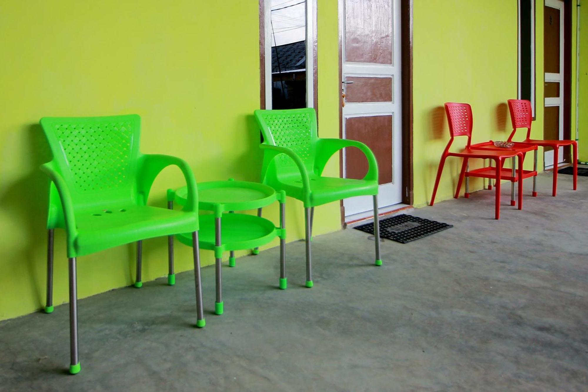 Oyo 2585 Sherren Guest House Lubuklinggau Buitenkant foto