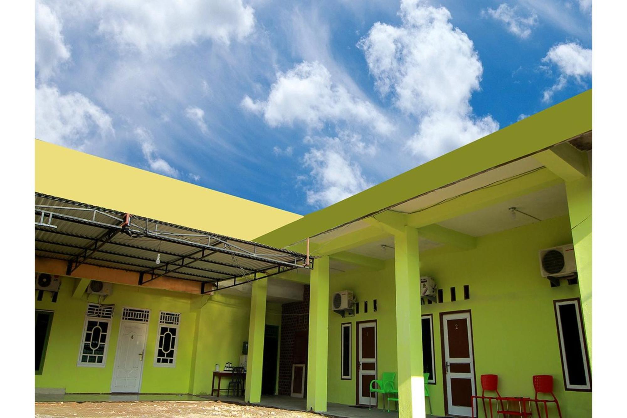 Oyo 2585 Sherren Guest House Lubuklinggau Buitenkant foto
