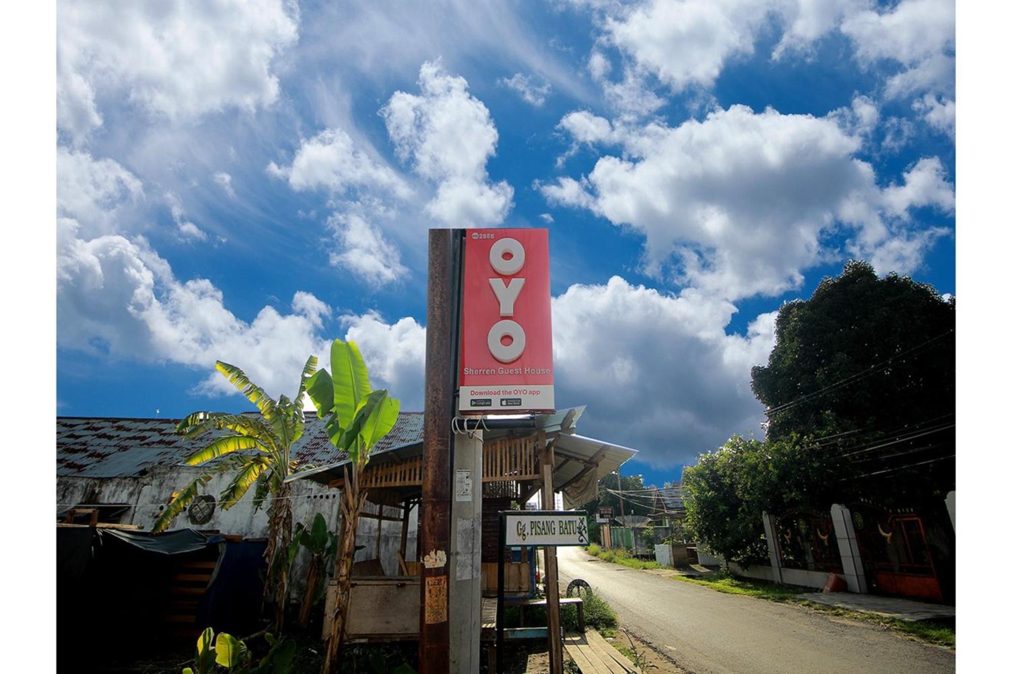 Oyo 2585 Sherren Guest House Lubuklinggau Buitenkant foto